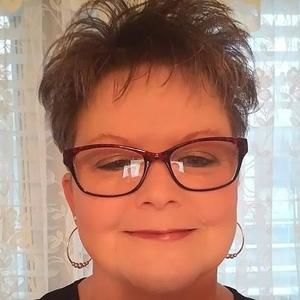 Meet your Posher, Beverly